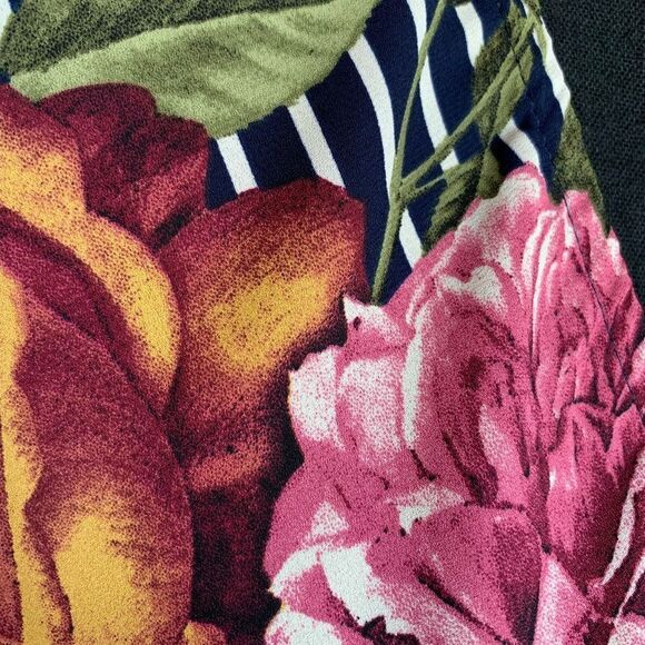 Charlotte Russe Cropped‎ Top Strips and Floral Print - Picture 8 of 15